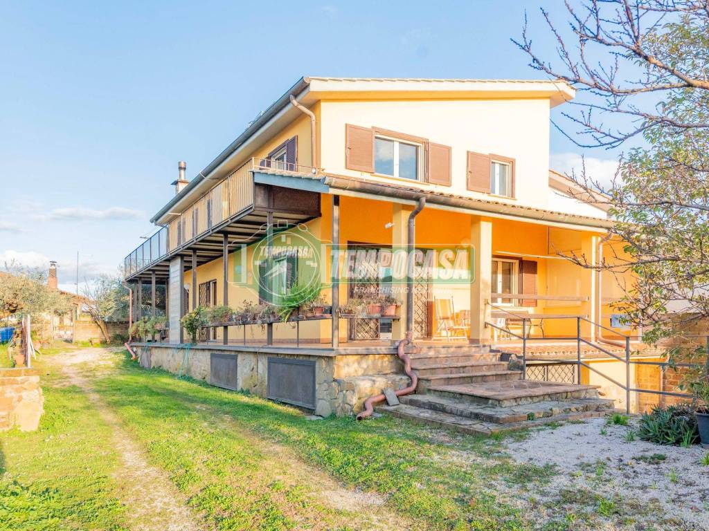 Villa a Anguillara sabazia in Via Vicinale dei Vignali 1 - Foto 2