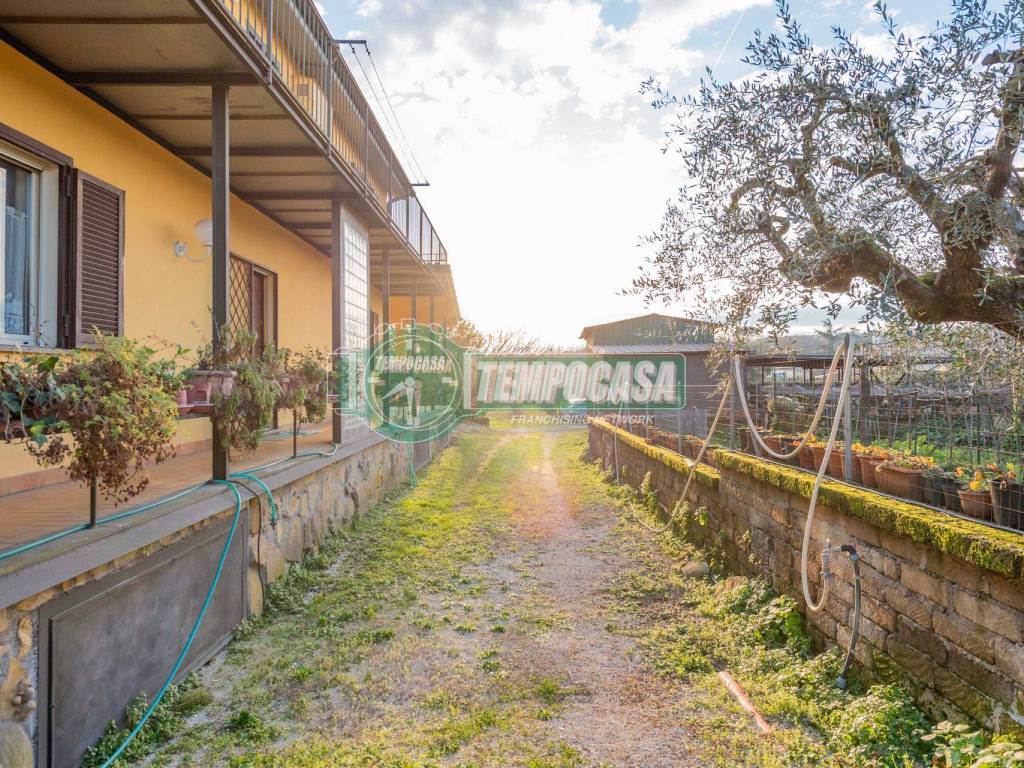 Villa a Anguillara sabazia in Via Vicinale dei Vignali 1 - Foto 5