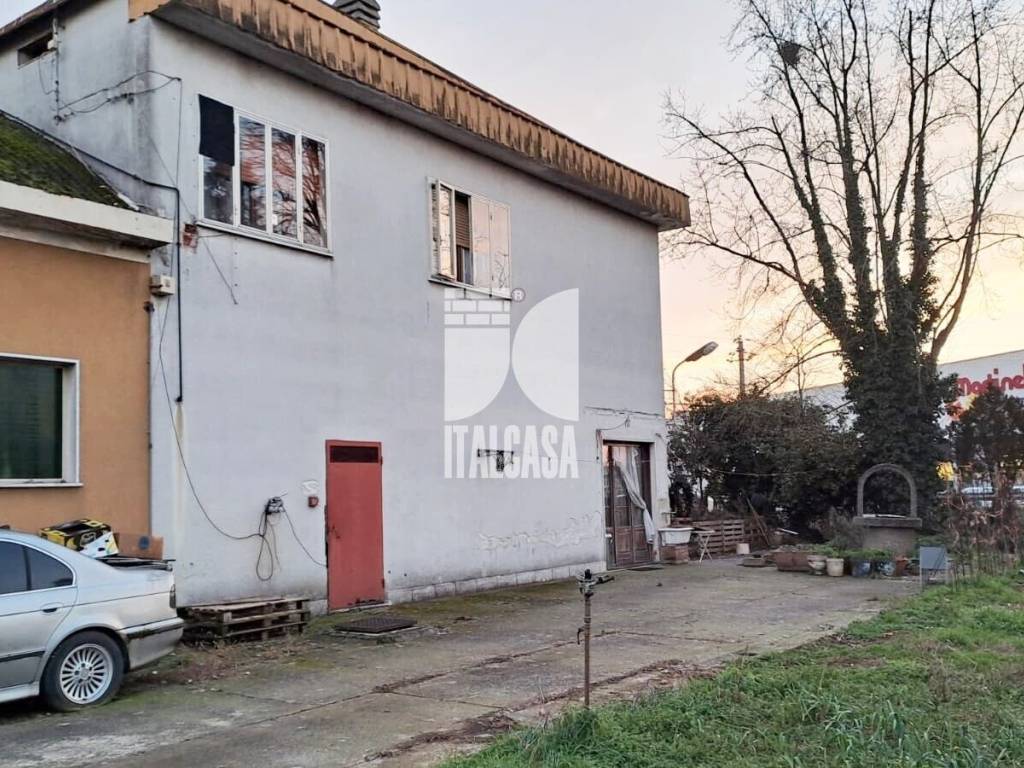 Villa a Goito in via Strada Segrada - Foto 2