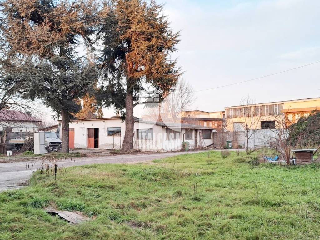 Villa a Goito in via Strada Segrada - Foto 3