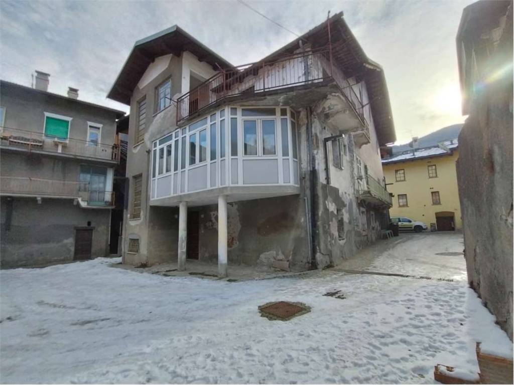 Palazzo / stabile a Nus in VIA RISORGIMENTO, 19 - Foto 2