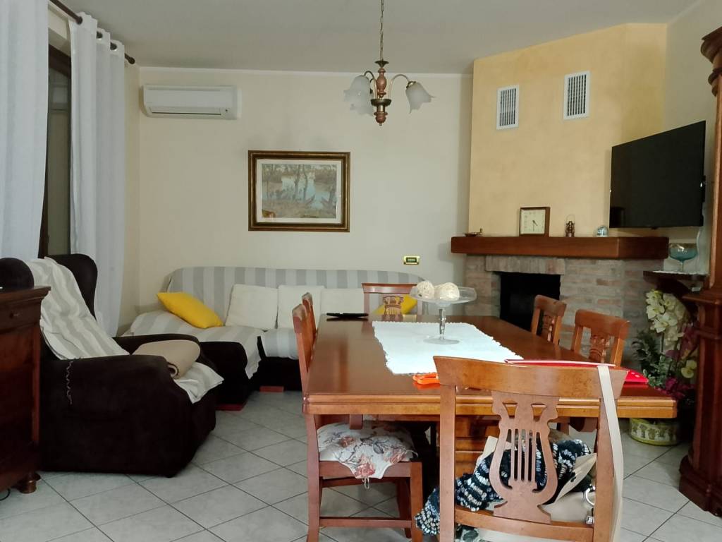 Villa a San giorgio piacentino in Frazione Godi - Foto 5