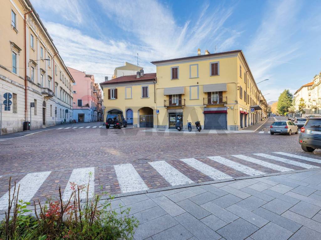 Appartamento a Varese in PIAZZA BECCARIA, 7 - Foto 2