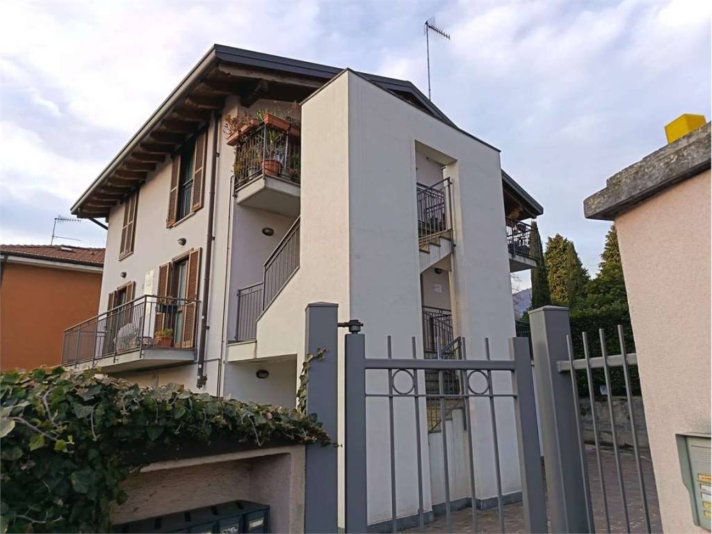 Appartamento a Luvinate in Viale Vittorio Veneto, 20 - Foto 2