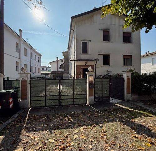 Casa indipendente a Copparo in Viale I. Ricci 97 A - Foto 2