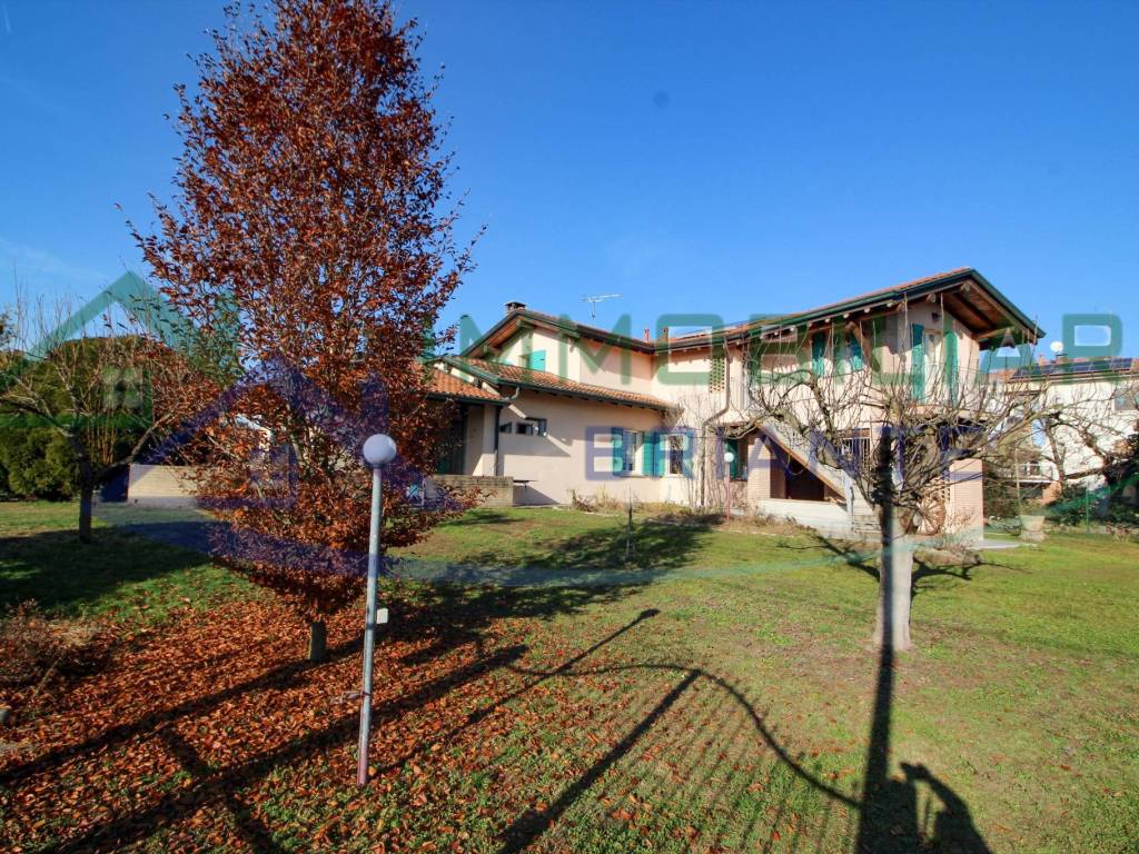 Villa a Somma lombardo in Via Cascine - Foto 2