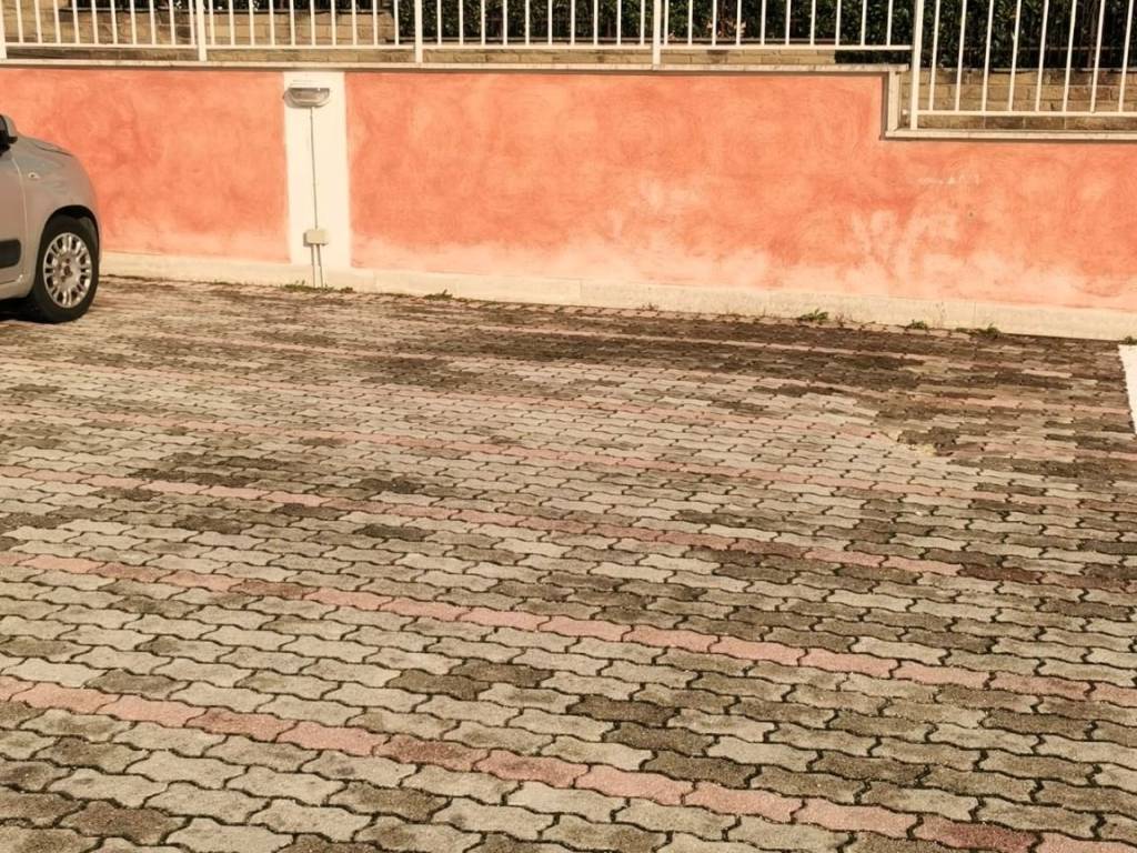 Box / garage a Anguillara sabazia in Via Aldo Moro - Foto 4