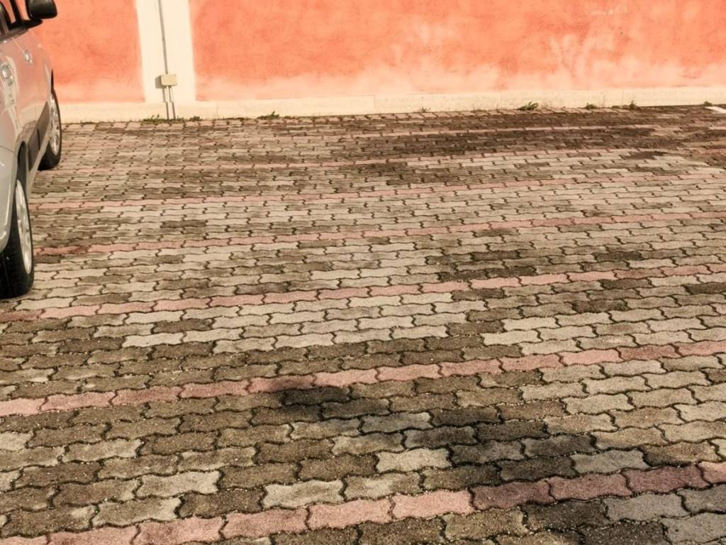 Box / garage a Anguillara sabazia in Via Aldo Moro - Foto 5