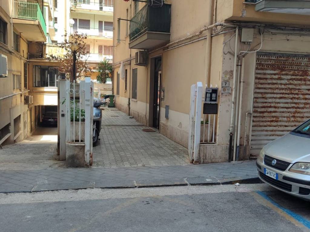 Appartamento a Salerno in Via Generale Giuseppe Natella, 7 - Foto 2