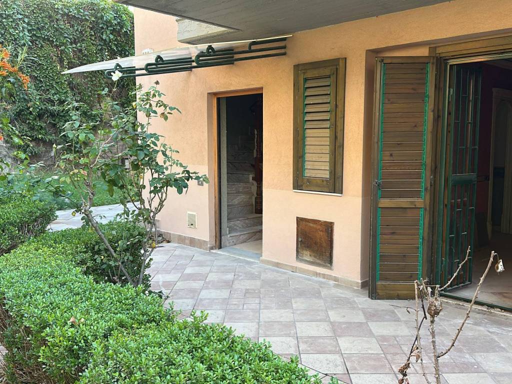 Villa a Aci castello in Via Vampolieri - Foto 4