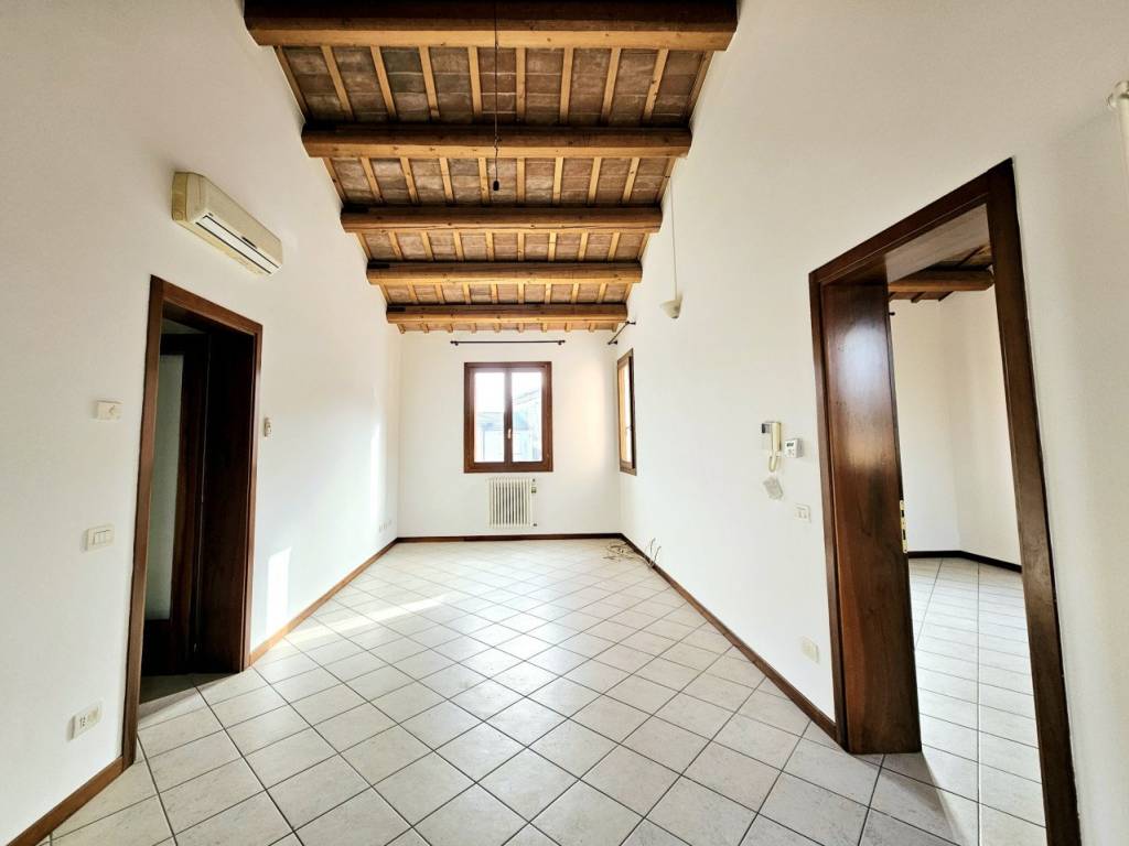 Appartamento a Villa estense in VIA CESARE BATTISTI - Foto 2