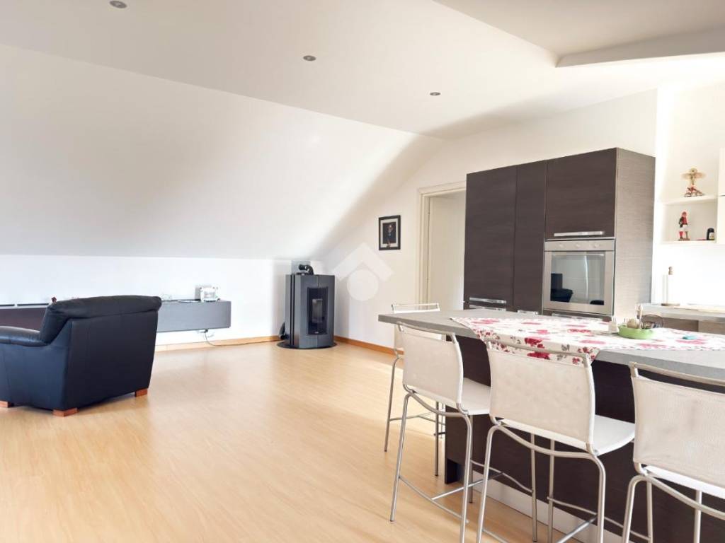 Villa a Ragogna in piazza Piazza IV Novembre, 5 - Foto 4