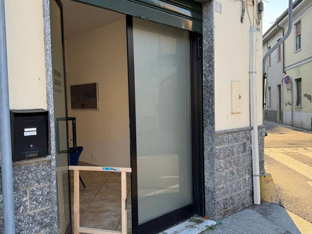 Immobile a Rovello porro in Piazza Alessandro Porro, 9 - Foto 2