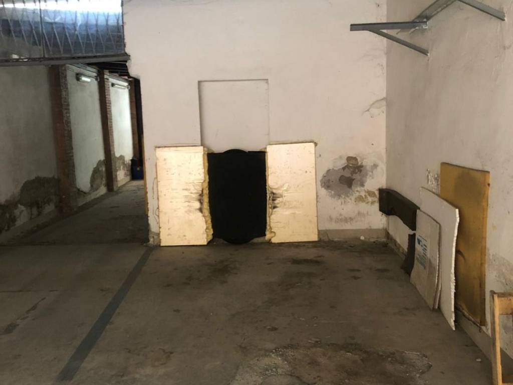 Box / garage a Bologna in Via Fondazza, 59 - Foto 2