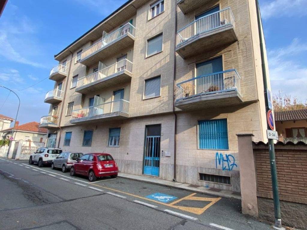 Appartamento a Orbassano in Via Nino Bixio, 11 - Foto 2