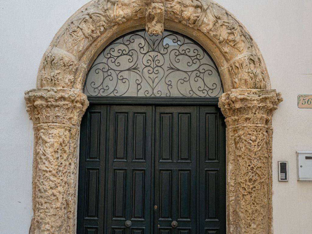 Palazzo / stabile a Copertino in Via Ruggeri - Foto 2