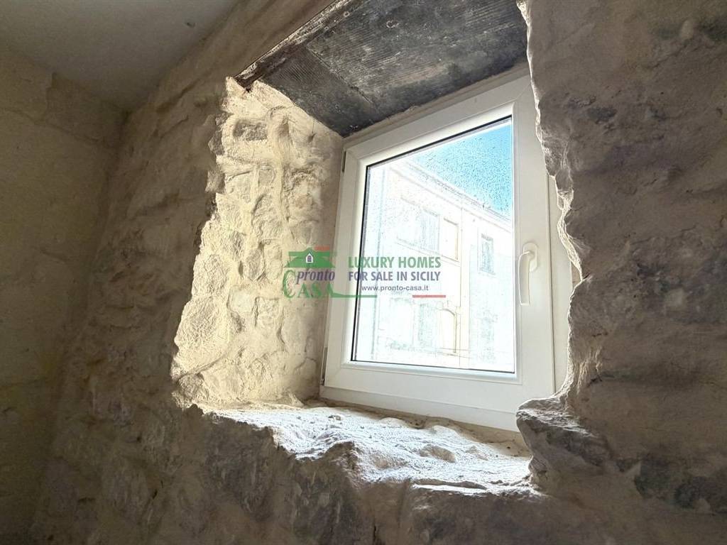 Casa indipendente a Ragusa in VIA RUGGERO SETTIMO - Foto 3