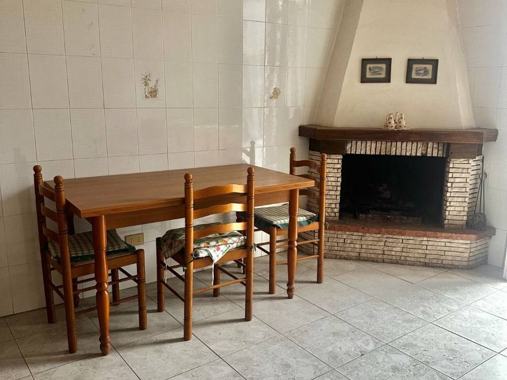 Appartamento a Caprarola in Via Camillo Benso di Cavour - Foto 3