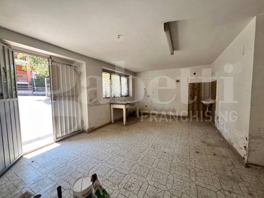 Box / garage a Gubbio in Via Magellano, 4 - Foto 4