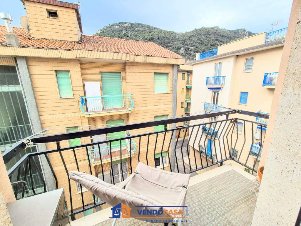Appartamento a Finale ligure in Via Domenico Brunenghi - Foto 3