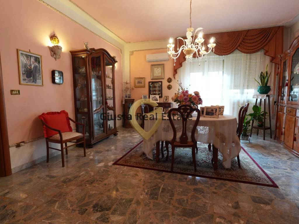 Appartamento a Mesagne in via Val d'Aosta, 8 - Foto 4