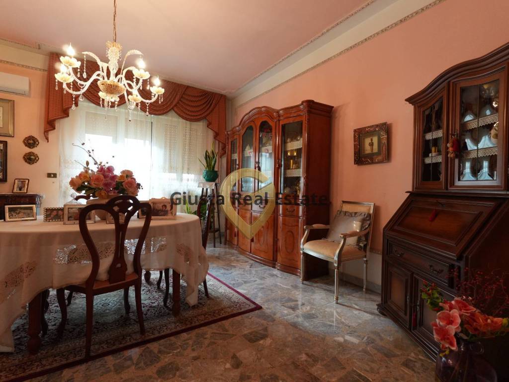 Appartamento a Mesagne in via Val d'Aosta, 8 - Foto 5