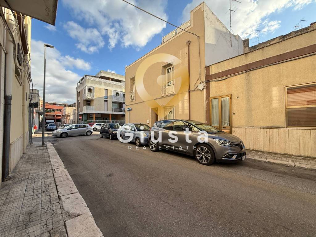 Casa indipendente a Brindisi in Via Monte San Michele, 31 - Foto 2