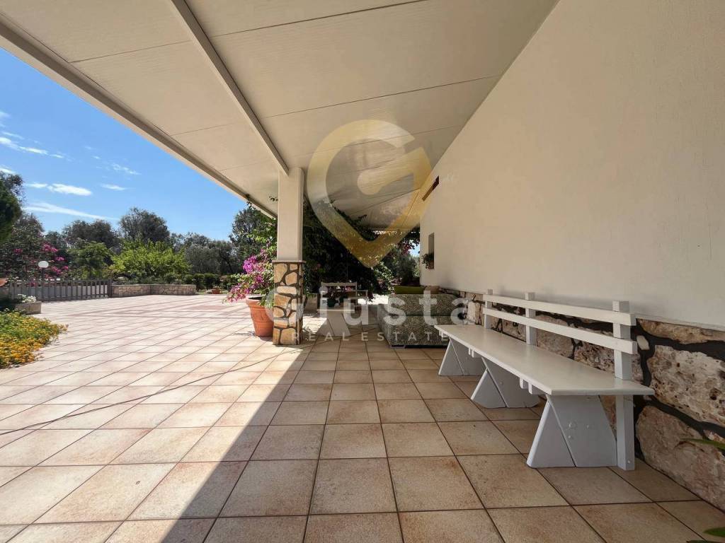 Villa a Ceglie messapica in CONTRADA PALAGOGNA - Foto 4