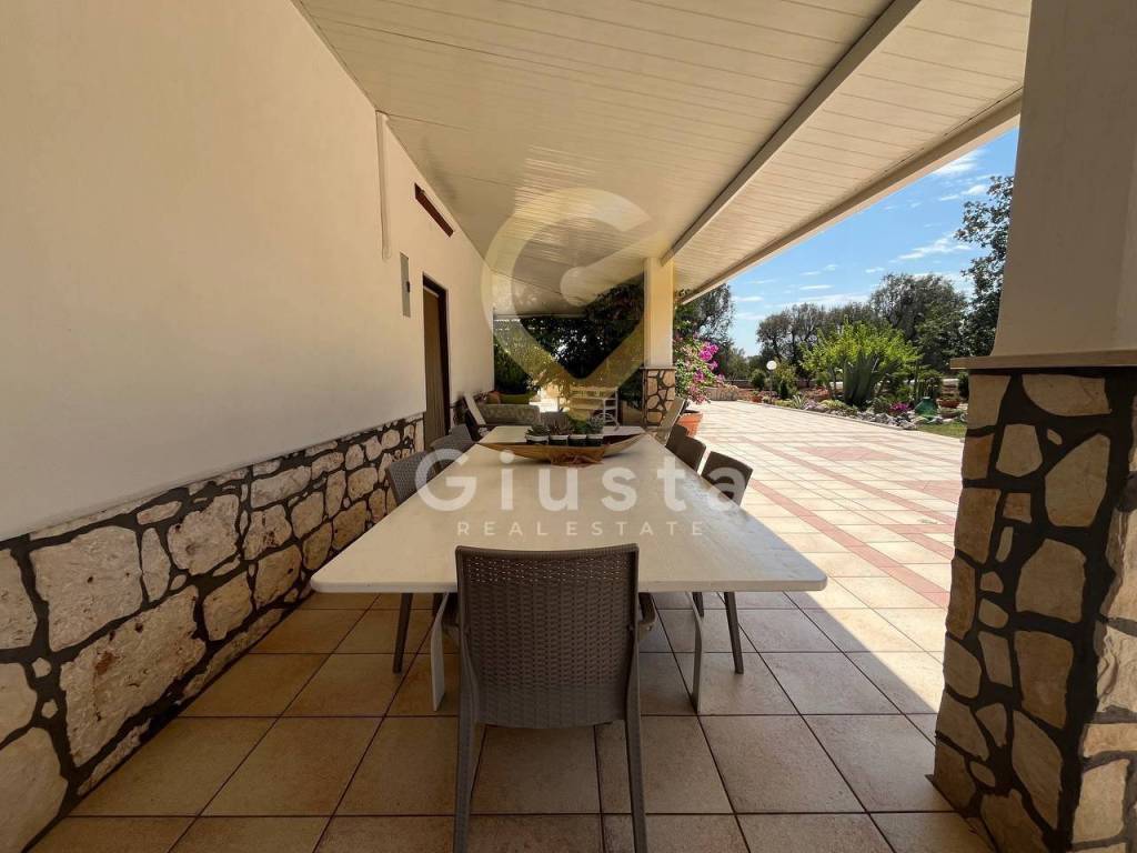 Villa a Ceglie messapica in CONTRADA PALAGOGNA - Foto 5