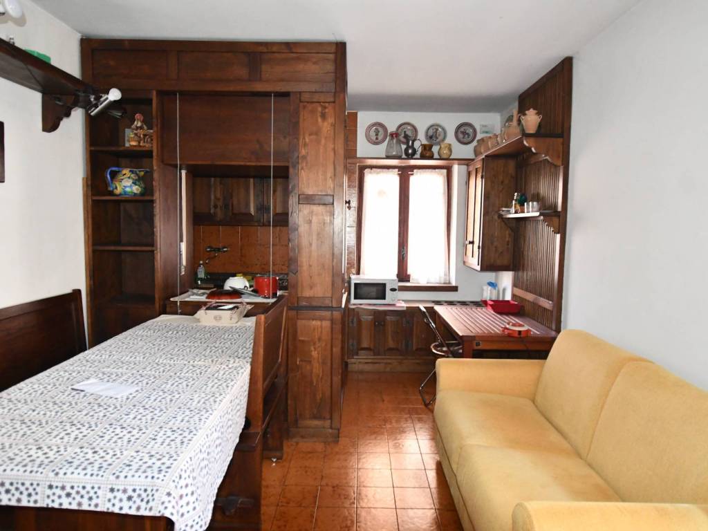 Appartamento a Bardonecchia in Viale Bramafam - Foto 2