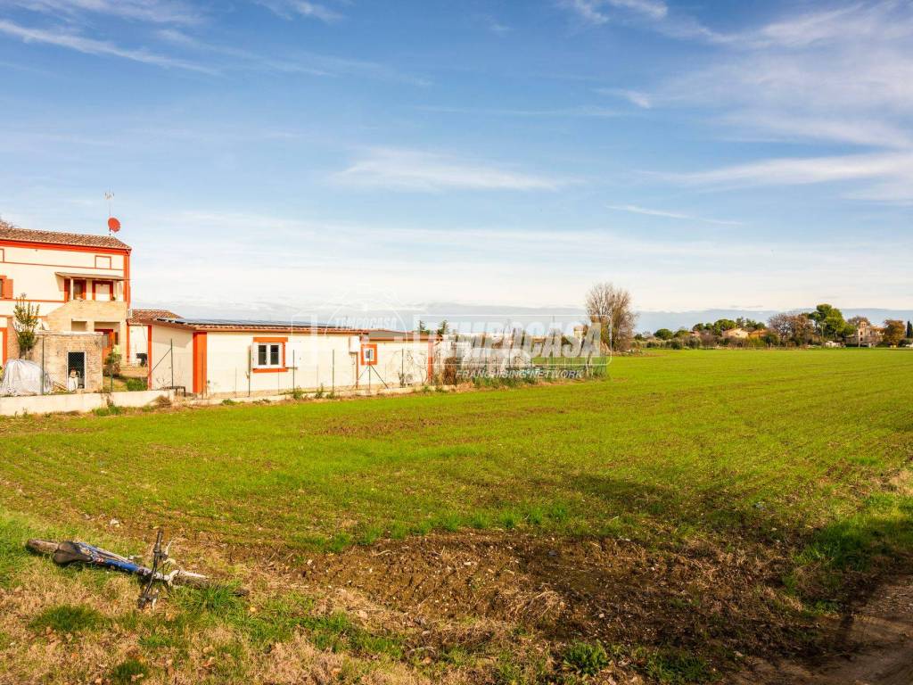 Terreno a Civitanova marche in Via dell'industria - Foto 2