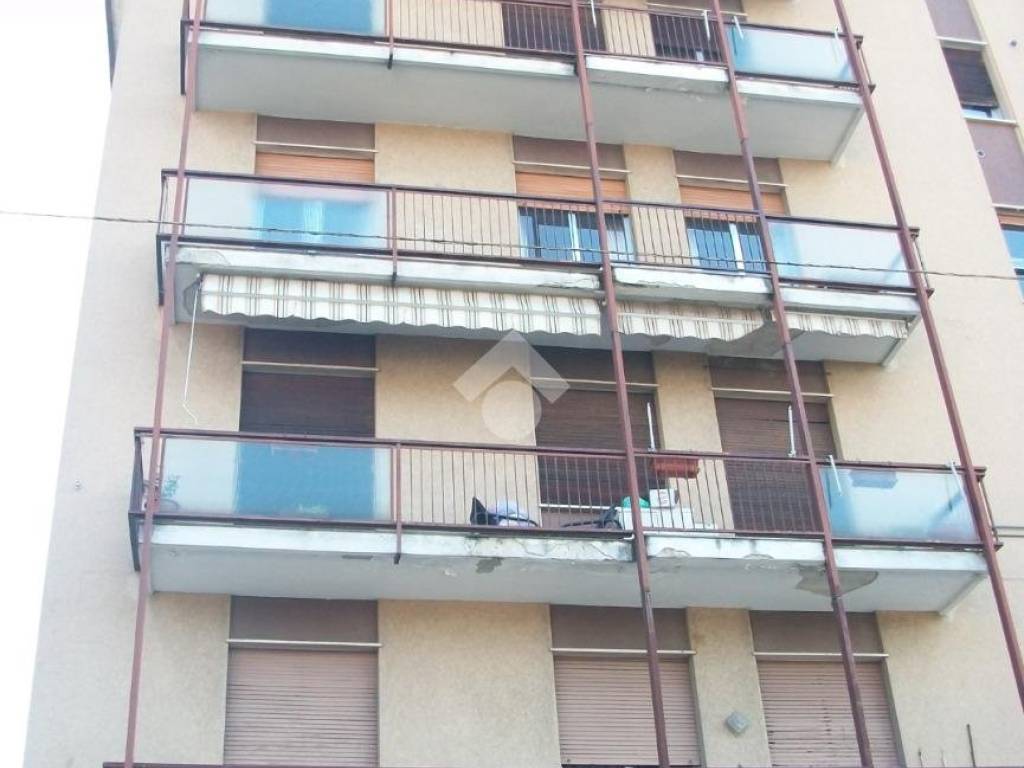 Appartamento a Lonate pozzolo in Via silvio pellico, 1 - Foto 4