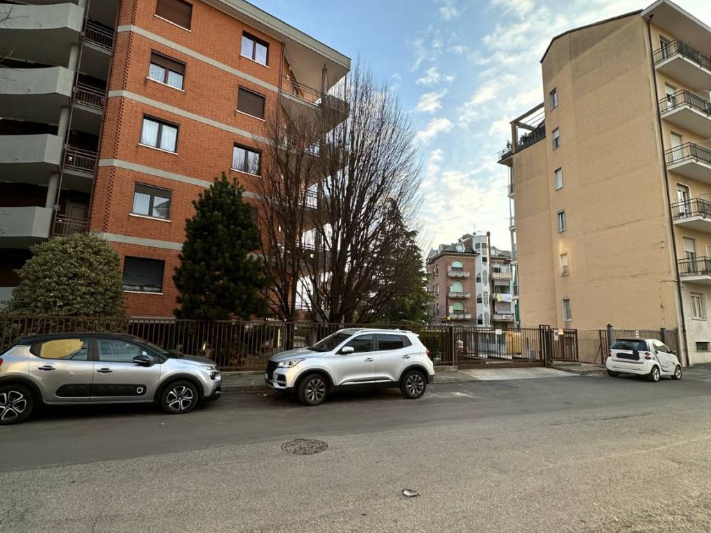 Box / garage a Chieri in Via Martiri della Libertà, 13 - Foto 2