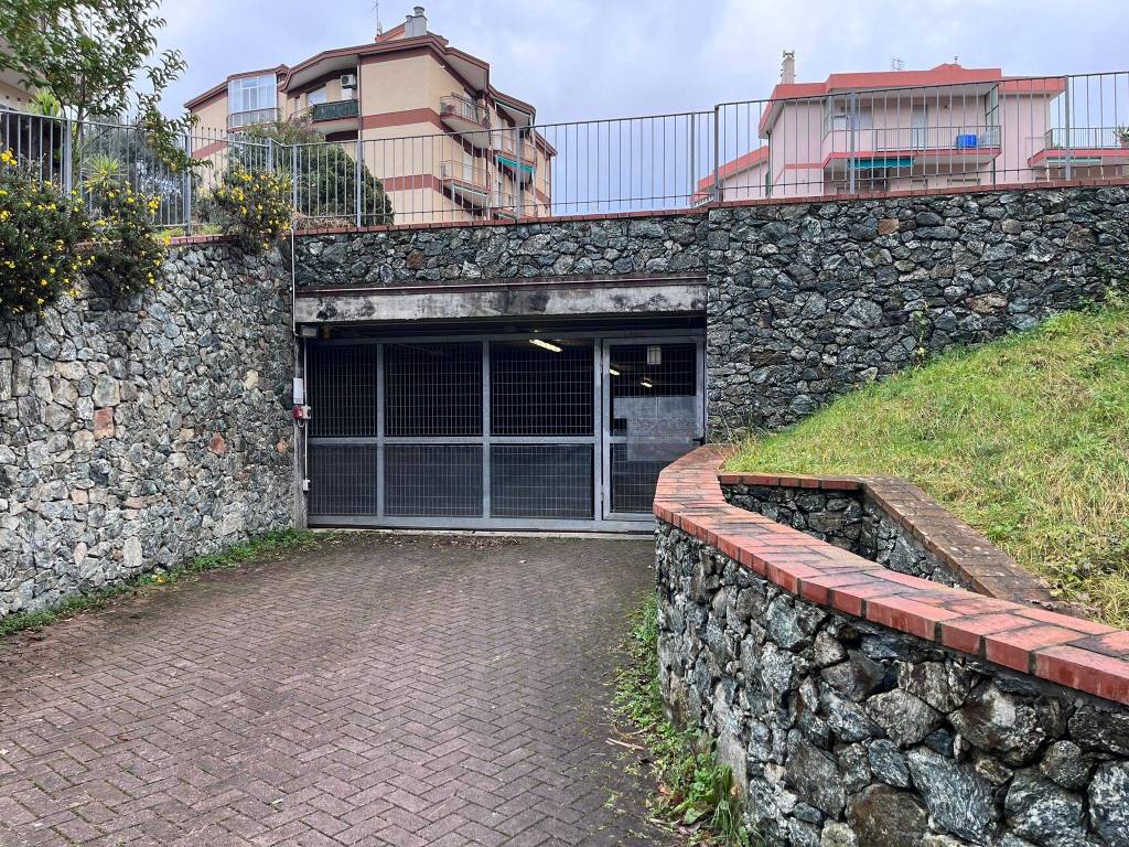 Box / garage a Varazze in Via Michelangelo Corosu, 47 - Foto 4