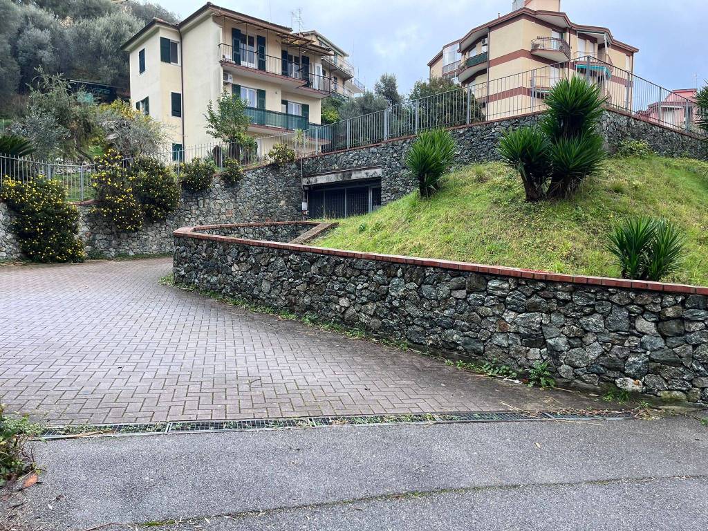 Box / garage a Varazze in Via Michelangelo Corosu, 47 - Foto 5