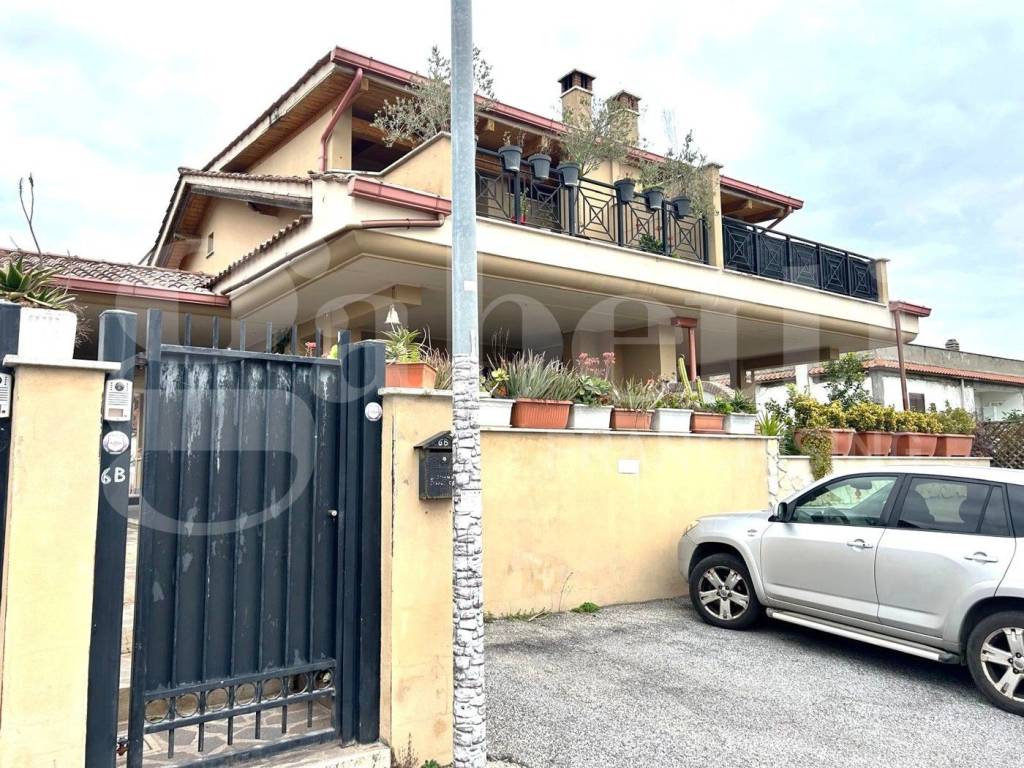 Villa a Pomezia in via delle viole, 6 - Foto 2