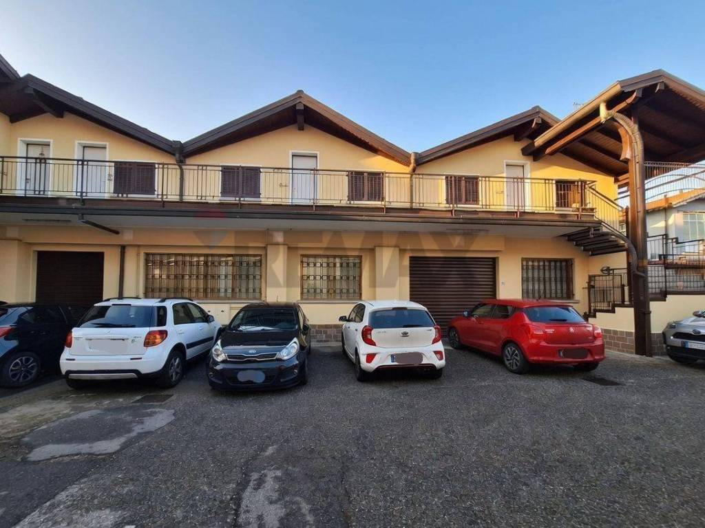 Appartamento a Castronno in VIA CAVOUR, 19 - Foto 2