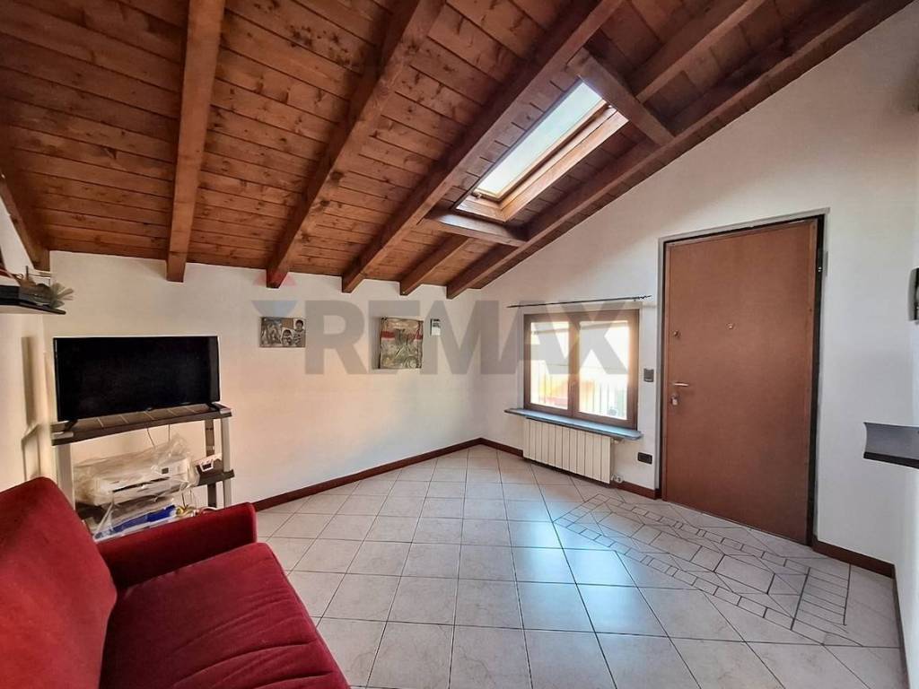 Appartamento a Castronno in VIA CAVOUR, 19 - Foto 4