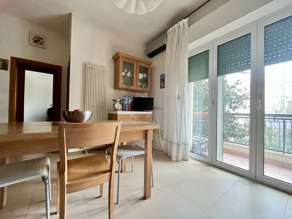 Appartamento a Jesi in Viale Giuseppe Verdi - Foto 2