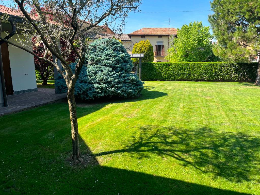 Villa a Brembate in Via Bergamo, 20 - Foto 3