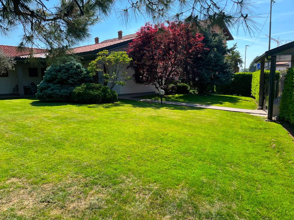 Villa a Brembate in Via Bergamo, 20 - Foto 4