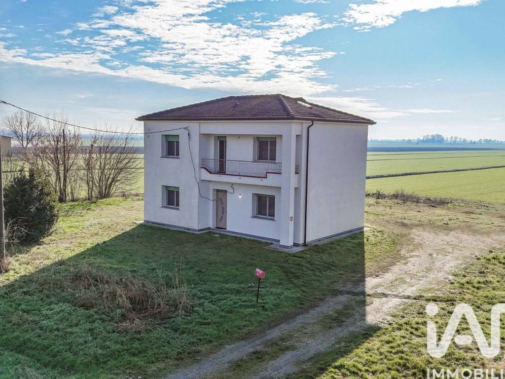 Villa a Bondeno in Via Virgiliana (Pilastri) - Foto 3