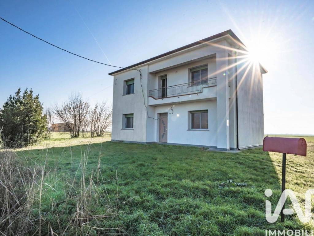 Villa a Bondeno in Via Virgiliana (Pilastri) - Foto 4