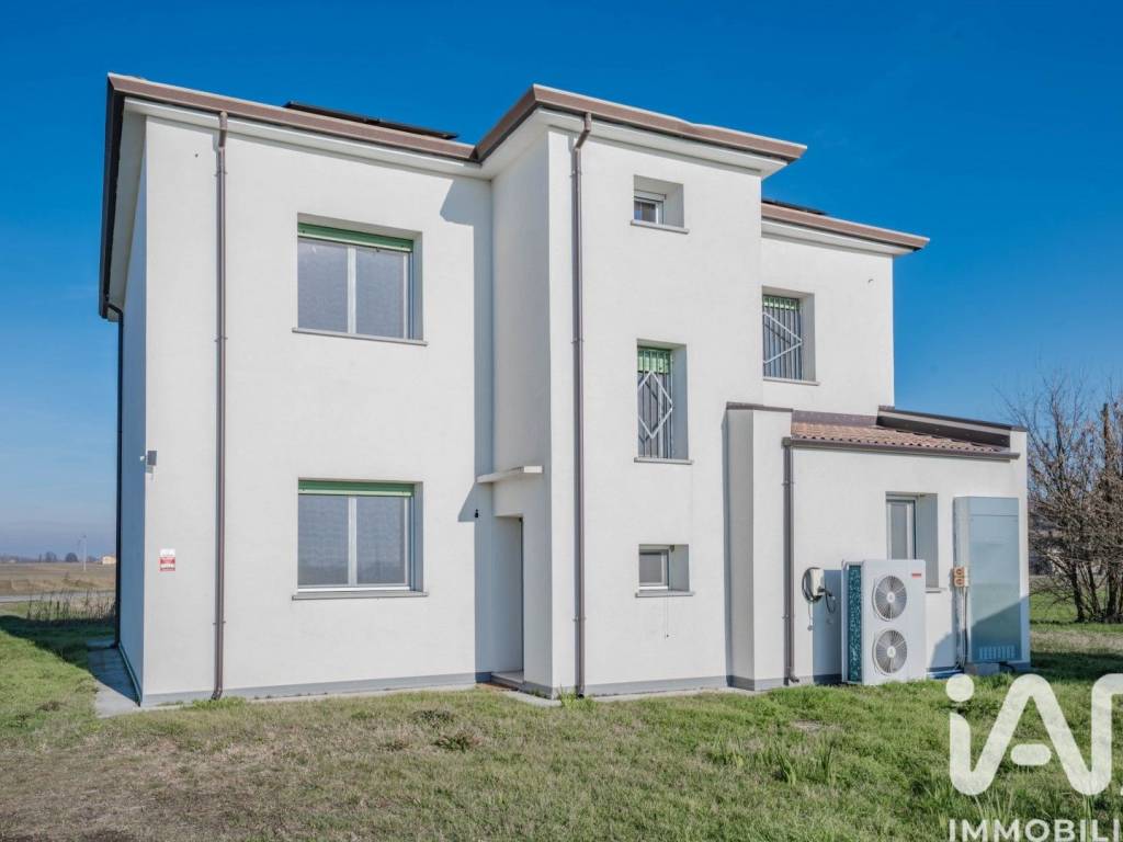 Villa a Bondeno in Via Virgiliana (Pilastri) - Foto 5