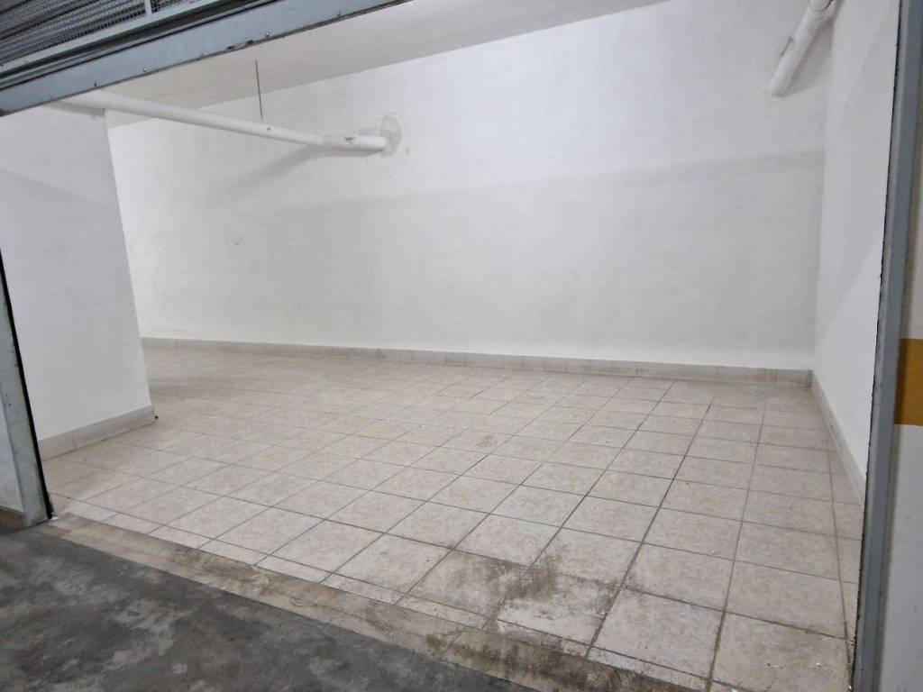 Box / garage a Trani in Via Caposele - Foto 2