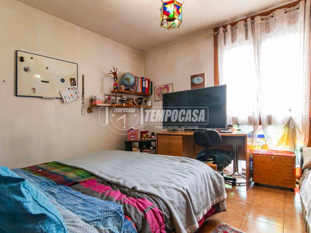 Appartamento a Saronno in Via Francesco Petrarca 5 - Foto 5