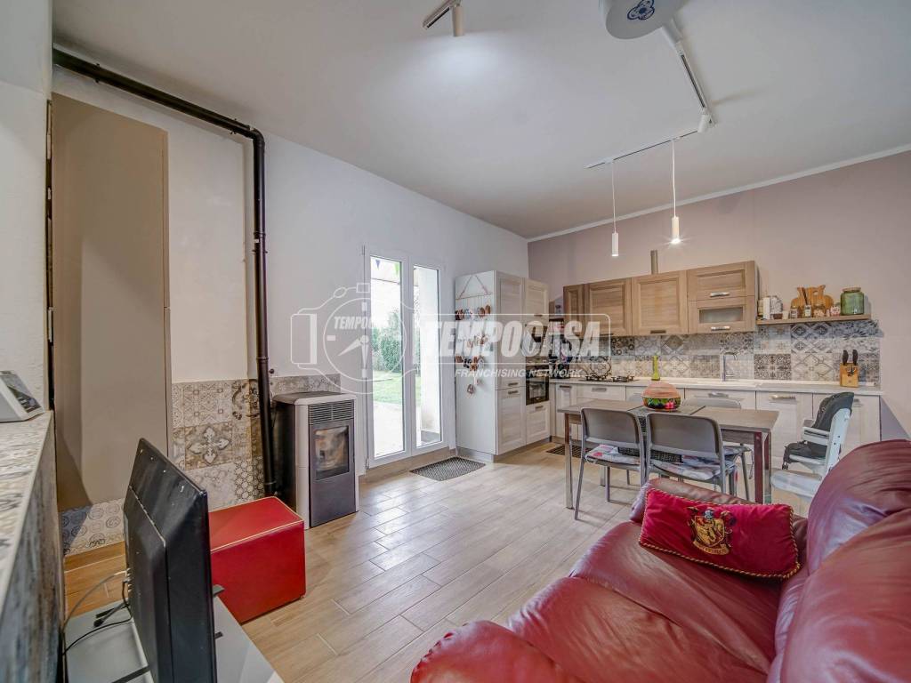 Villa a Cairate in Via Luigi Cadorna 5 - Foto 3