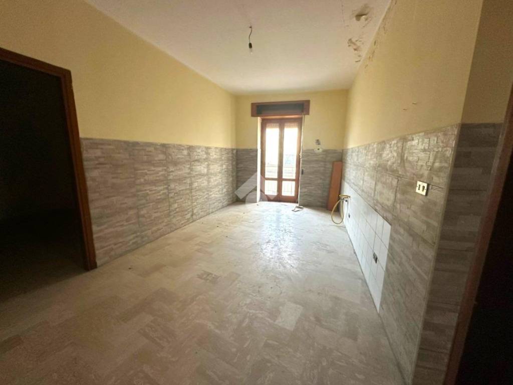Appartamento a Mondragone in Via duca degli abruzzi - Foto 4