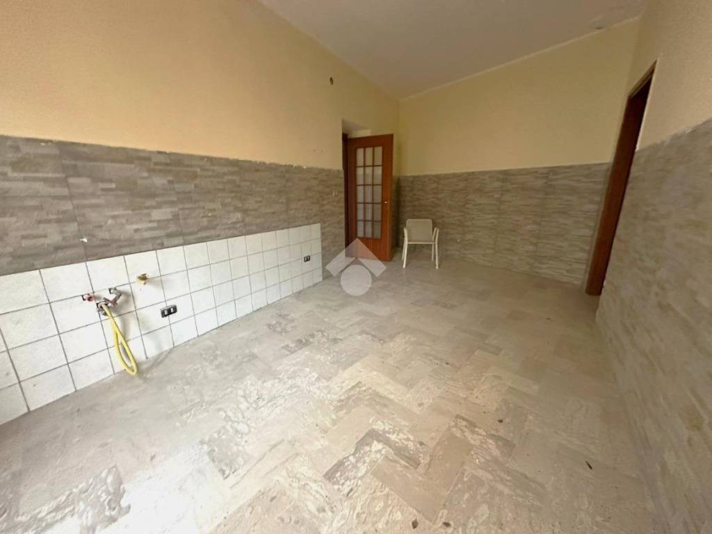 Appartamento a Mondragone in Via duca degli abruzzi - Foto 5