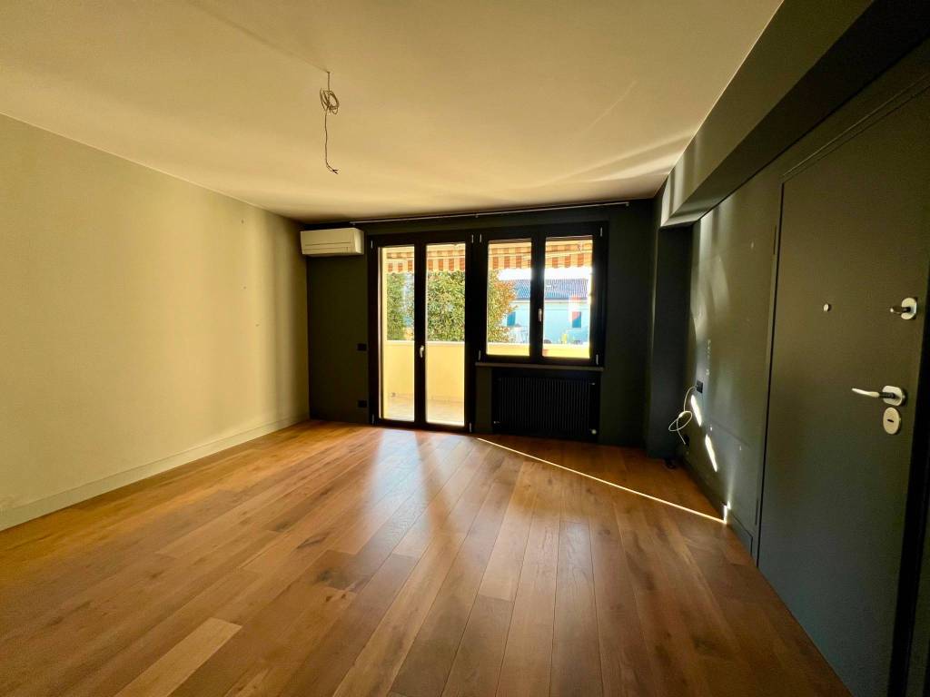 Appartamento a Guastalla in Via Gaetana Secchi Ronchi - Foto 2
